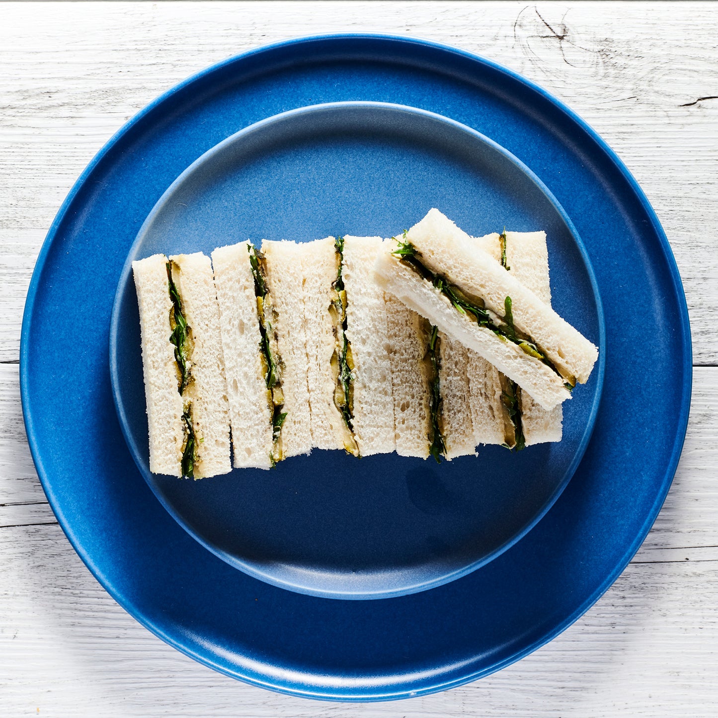 SUNDRIED TOMATO, GOATS CHEESE, HONEY, SPINACH, AVOCADO & PESTO SANDWICHES (24)